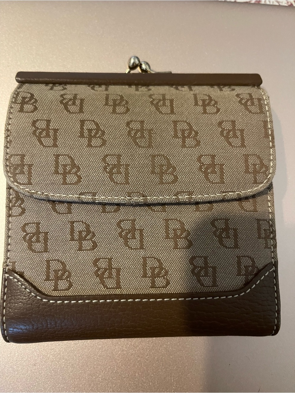 Vintage Dooney &Bourke wallet w/coin purse.